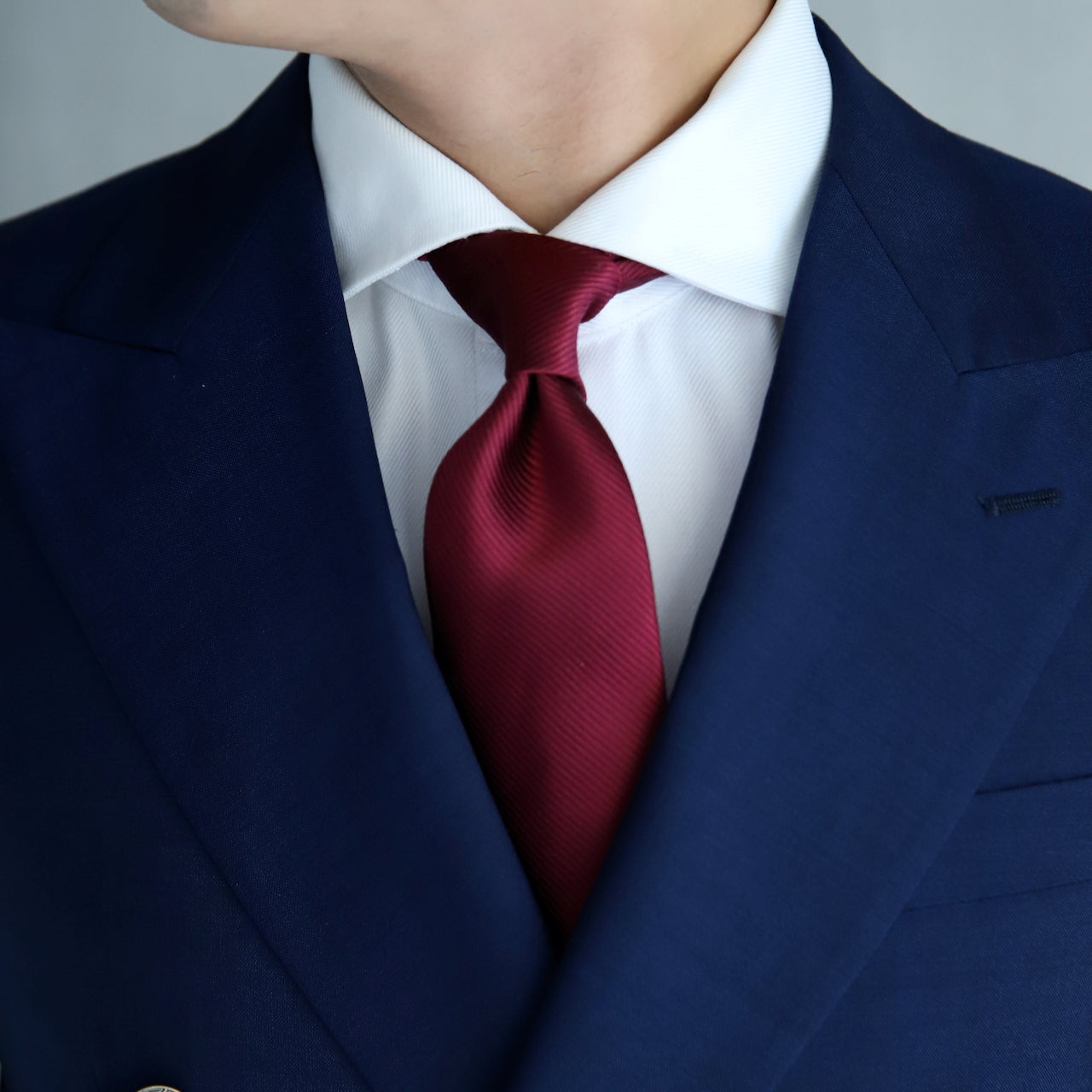 美品 ブリオーニ ネクタイ ハイブランド ソリッドタイ 無地 光沢 希少 赤色 美品 ブリオーニ ネクタイ ハイブランド ソリッドタイ 無地 光沢