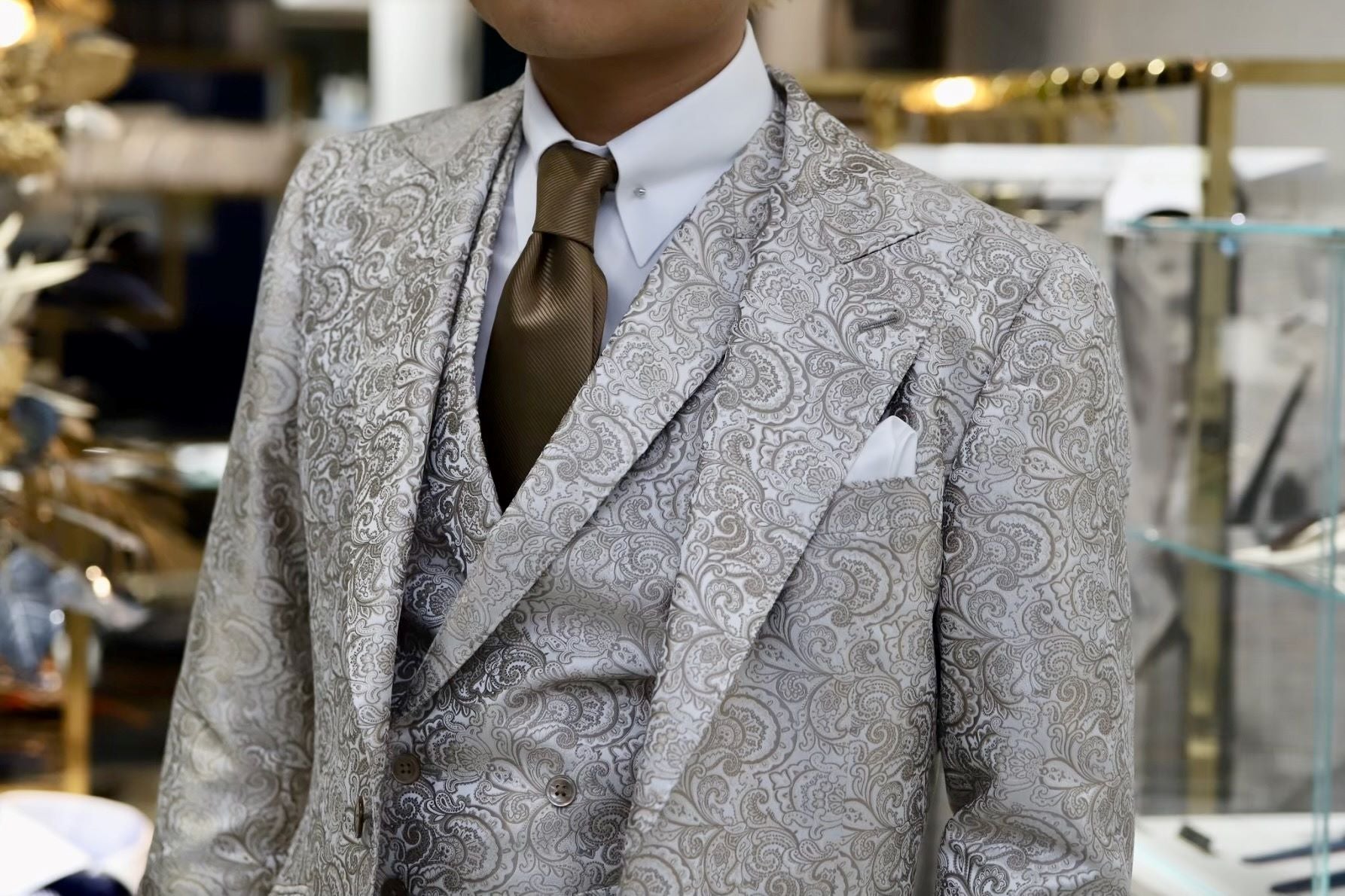 新品同様✨現行タグ　希少✨エトロ　スーツ　ベスト　ジレ　総柄　ペイズリー　44 ETRO エトロ ベスト ジレ スーツ ペイズリー柄 メンズ ストライプ 46