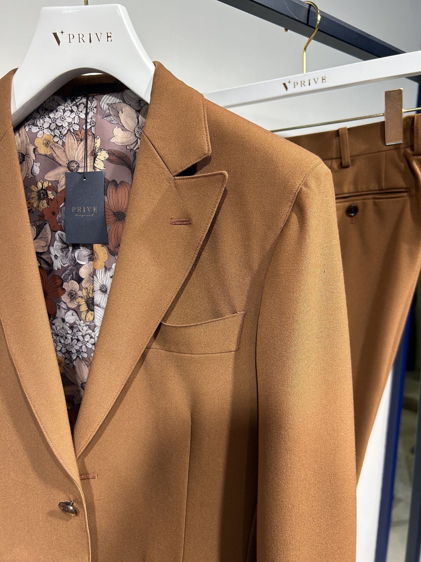 Mona Flower/キャメル【結婚式 タキシード】