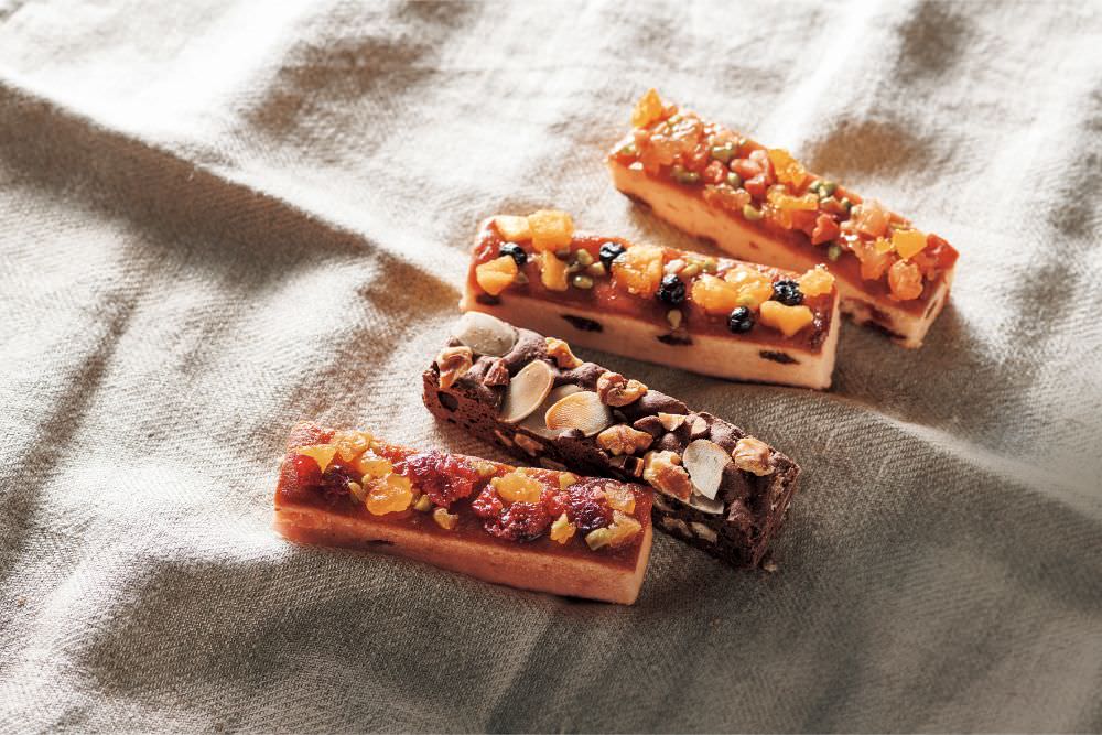 六本木アマンド ROPPONGI CAKE BATON<六本木ケイクバトン>4本 【結婚式 ギフト 食品 引き菓子 洋菓子】