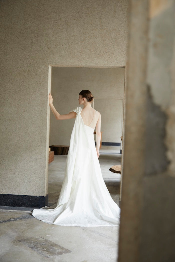 it0056 (Moonlight / Ivory)
