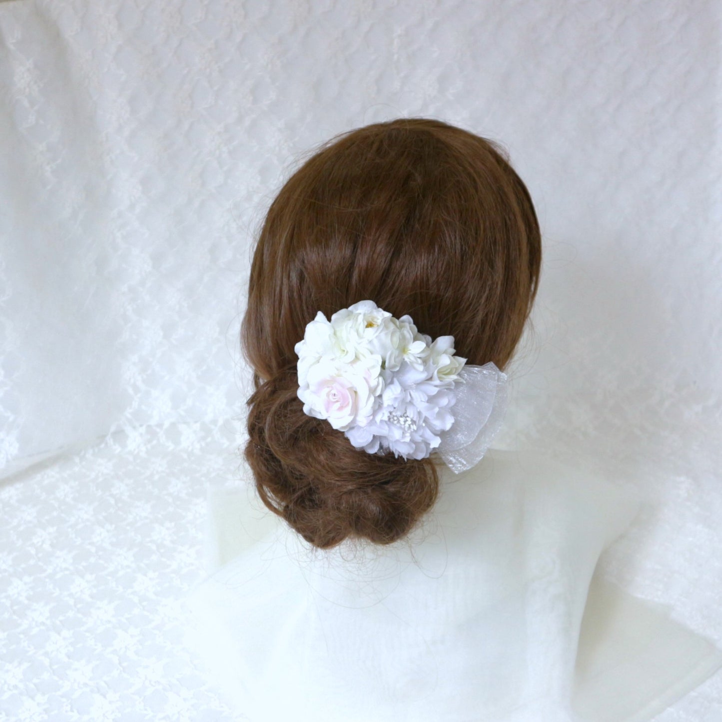 ふんわりホワイトあじさいとリボンのヘッドドレス【結婚式 アクセサリー ヘッドドレス】