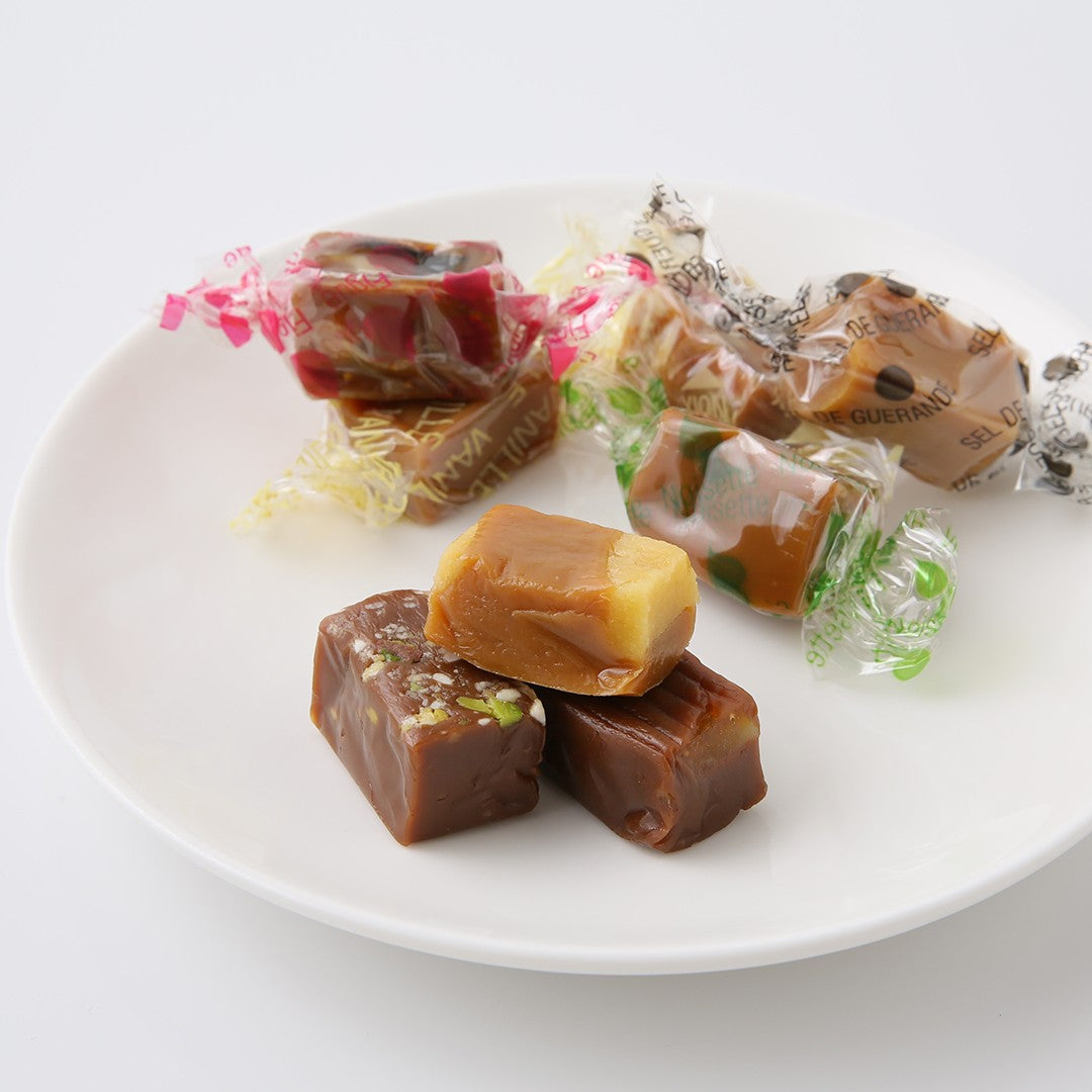 フランス産 ドラジェ アソートボックスB ( ドラジェ + キャラメル16粒 ) 【結婚式 ギフト 食品 引き菓子 洋菓子】