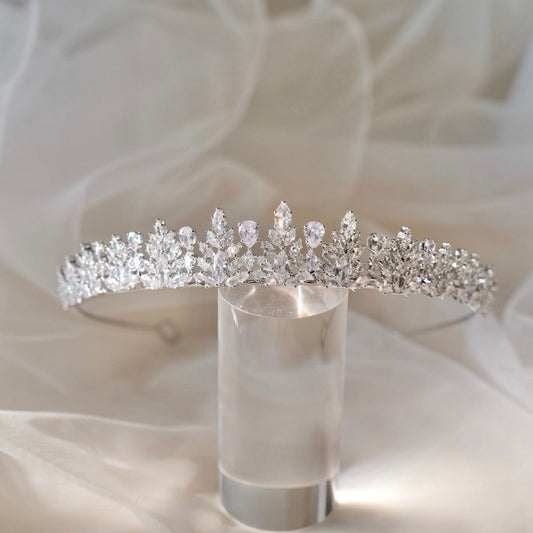 【ヘッドドレス】ティアラ ジルコニア ブライダルヘッドドレス シルバー w35-ti36【結婚式 ヘアアクセサリー】