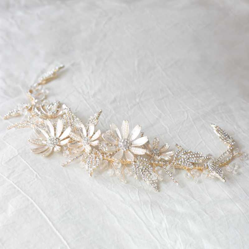 【ヘッドドレス】小枝 デイジーフラワー マットゴールド ブライダルアクセサリー 【結婚式 ヘアアクセサリー】