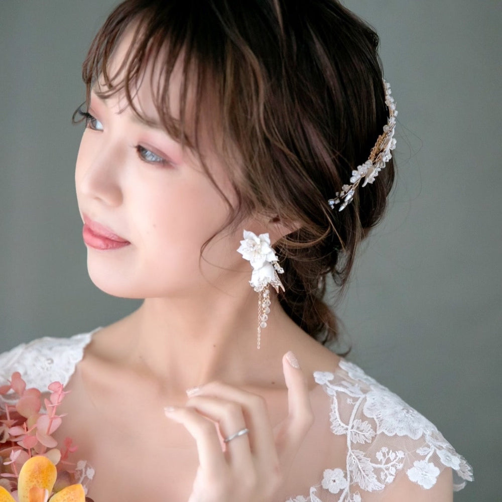 【イヤリング】小枝 フラワークリスタル イヤリング/ブライダルアクセサリー 【結婚式 ピアス イヤリング】