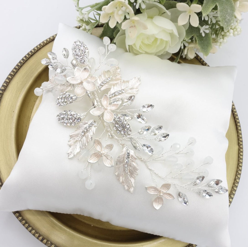 【ヘッドドレス】ナチュラルマットシルバーフラワー&リーフ ブライダルアクセサリー 【結婚式 ヘアアクセサリー】