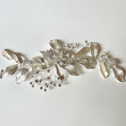 【ヘッドドレス】華やか マット&ラインストーン リーフ ブライダルアクセサリー 【結婚式 ヘアアクセサリー】