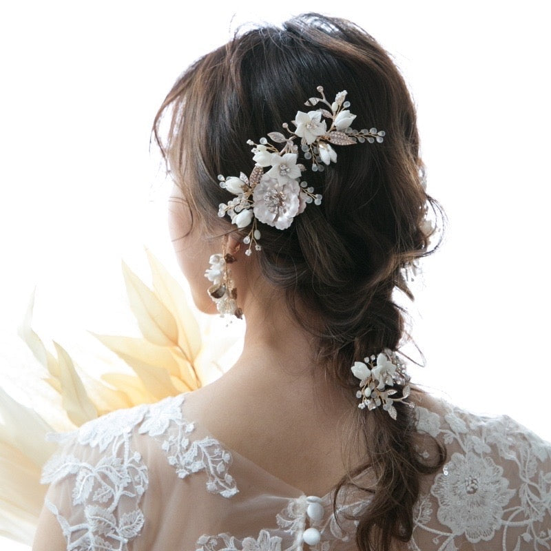【ヘッドドレス】小枝 ゴールド & ホワイト フラワー 3P ブライダルアクセサリー 【結婚式 ヘアアクセサリー】