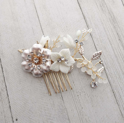 【ヘッドドレス】小枝 ゴールド & ホワイト フラワー 3P ブライダルアクセサリー 【結婚式 ヘアアクセサリー】