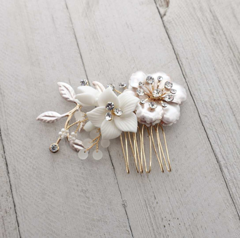 【ヘッドドレス】小枝 ゴールド & ホワイト フラワー 3P ブライダルアクセサリー 【結婚式 ヘアアクセサリー】