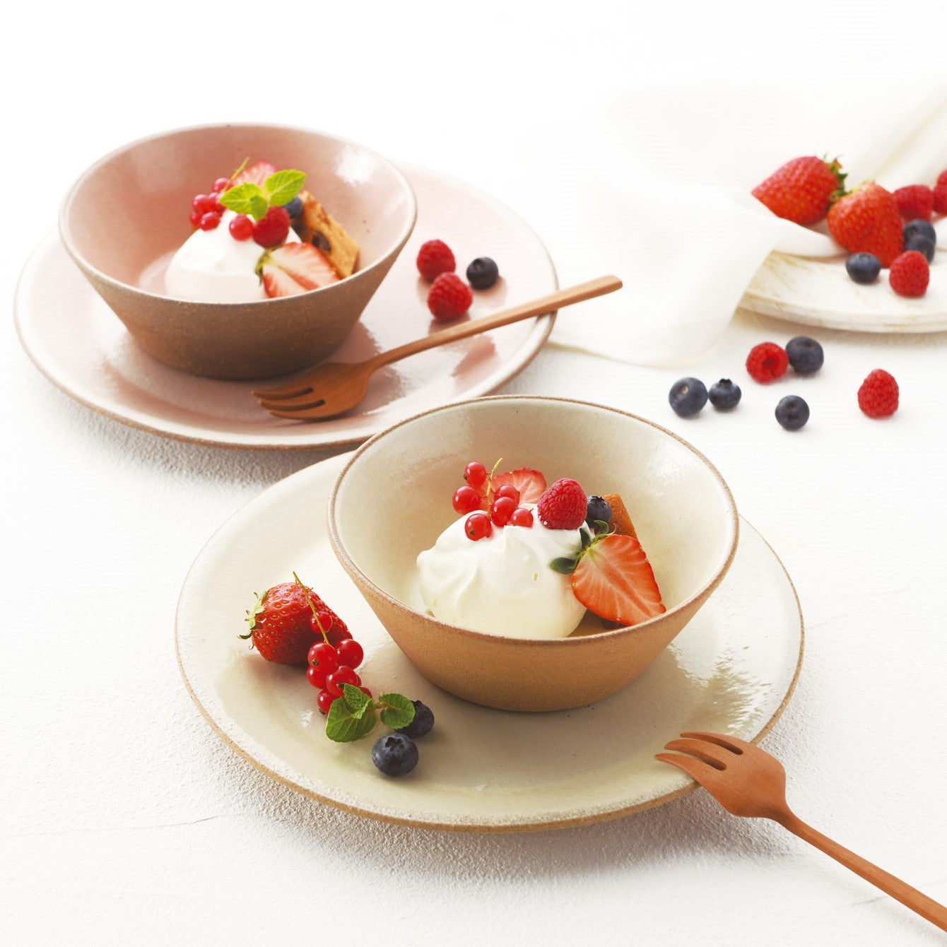 ホイップ-Whip- 23cm プレート[ストロベリー] 【結婚式 ギフト 引き出物 食器類】