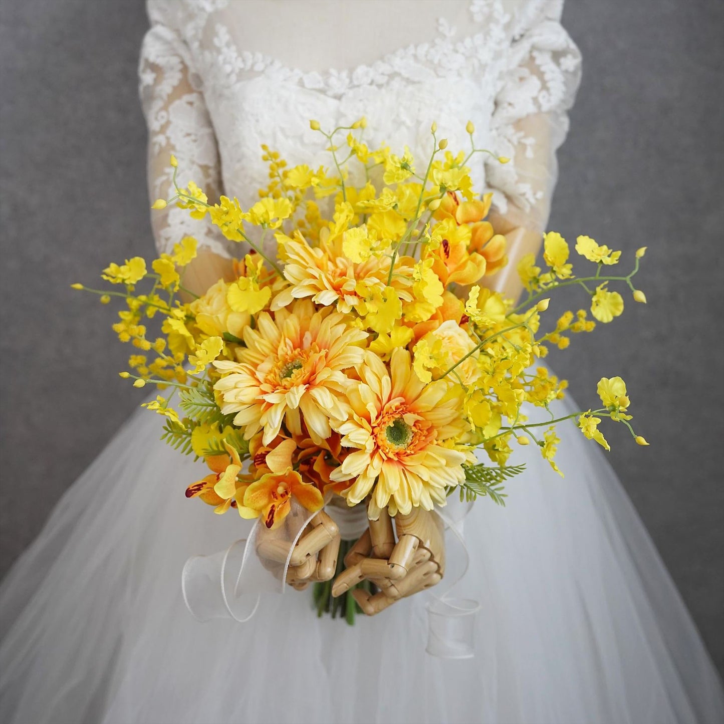 ガーベラとオンシジュームのイエローブーケ【結婚式　フワラー　アーティフィシャルフラワー　ブーケ　ブートニア】