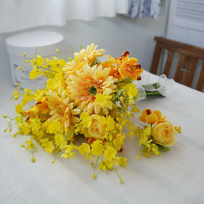 ガーベラとオンシジュームのイエローブーケ【結婚式　フワラー　アーティフィシャルフラワー　ブーケ　ブートニア】