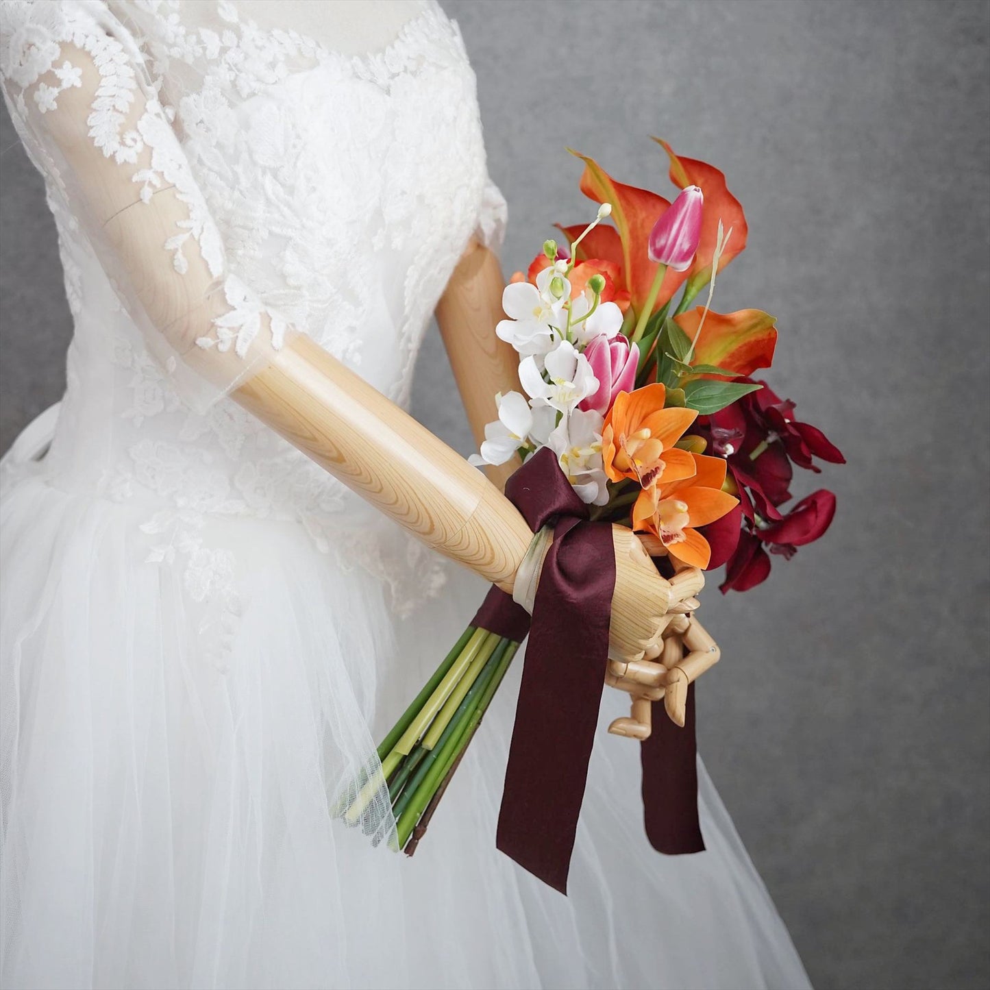 オレンジとボルドーのアームブーケ【結婚式　フワラー　アーティフィシャルフラワー　ブーケ　ブートニア】