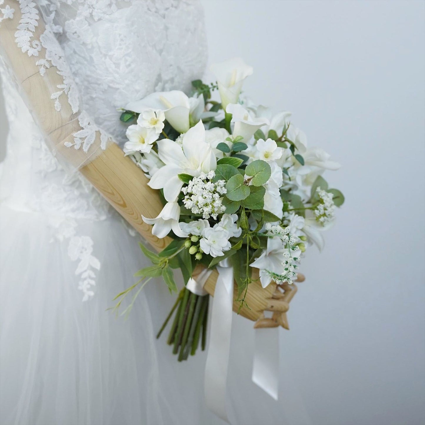 カラーとクレマチスとグリーンのブーケ【結婚式　フラワー　造花　ブーケ　ブートニア】