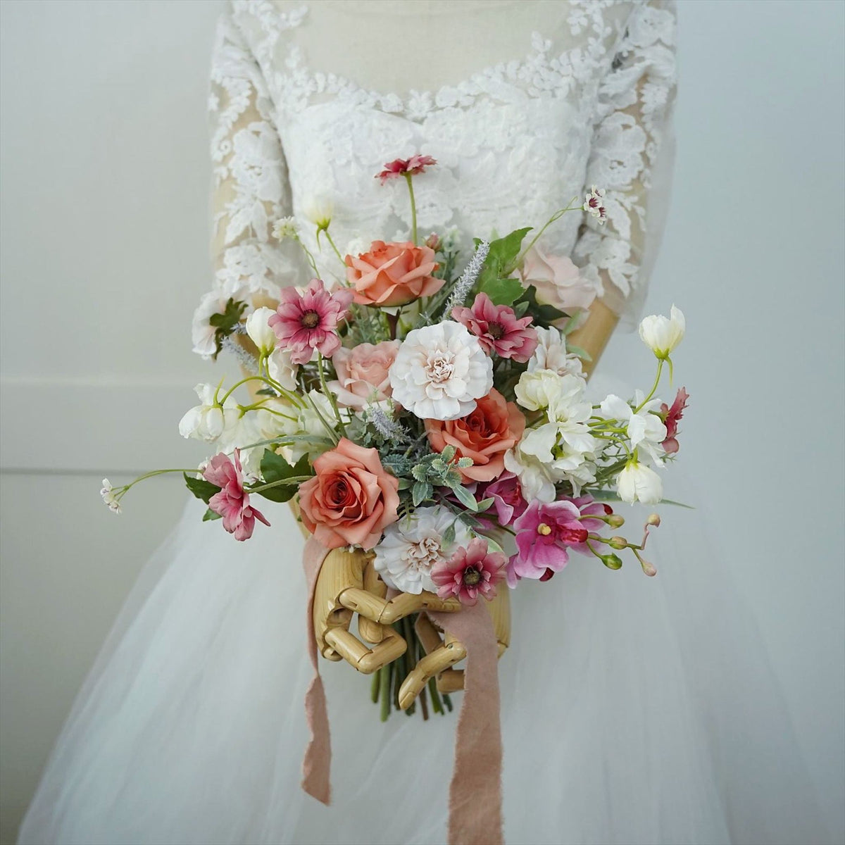 ニュアンスカラーのエアリーブーケ【結婚式　フラワー　造花　ブーケ　ブートニア】
