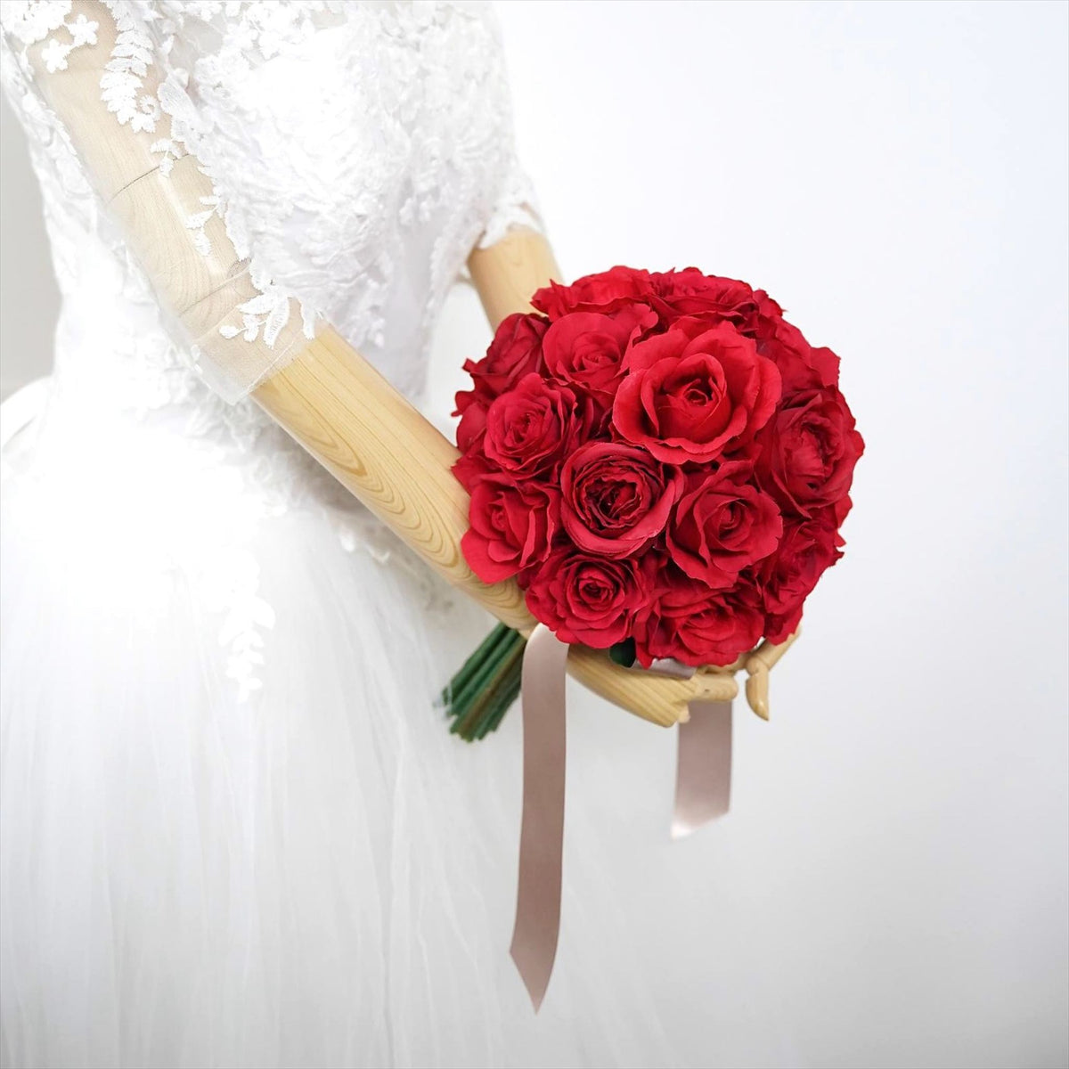 赤いバラのラウンドブーケ　【結婚式　フラワー　造花　ブーケ　ブートニア】
