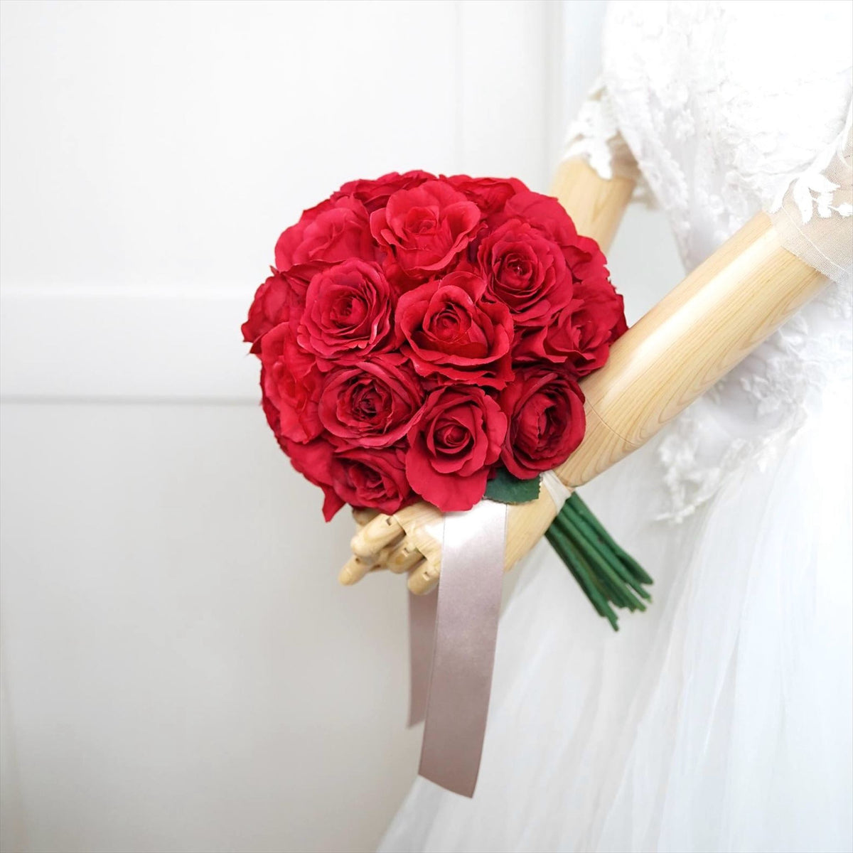 赤いバラのラウンドブーケ　【結婚式　フラワー　造花　ブーケ　ブートニア】