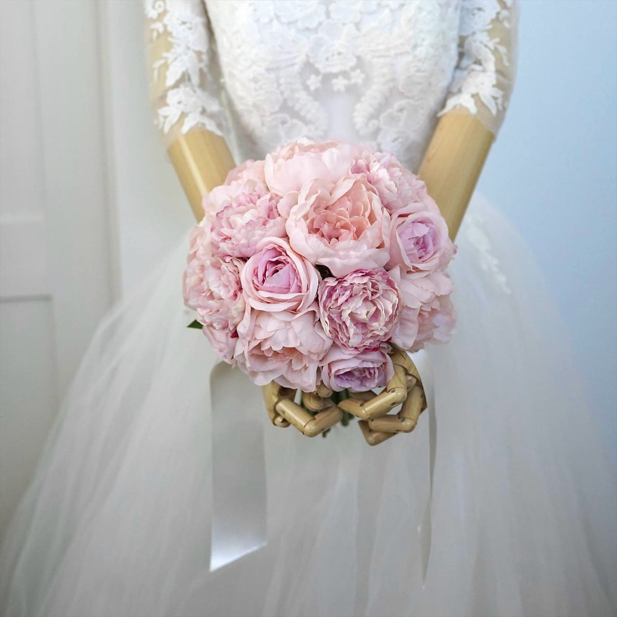 ピンク芍薬とバラのラウンドブーケ【結婚式　フラワー　造花　ブーケ　ブートニア】