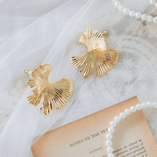 【ピアス・イヤリング】Layla leaf ウェディング ブライダルアクセサリー ピアス / イヤリング [ AM-125 ]【結婚式 ピアス イヤリング】