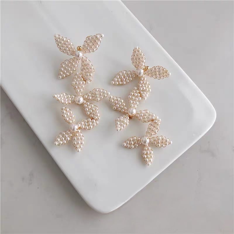 【ピアス・イヤリング】Elizabeth flower ウェディング ブライダルアクセサリー ピアス/ イヤリング [ AM-133 ]【結婚式 ピアス イヤリング】