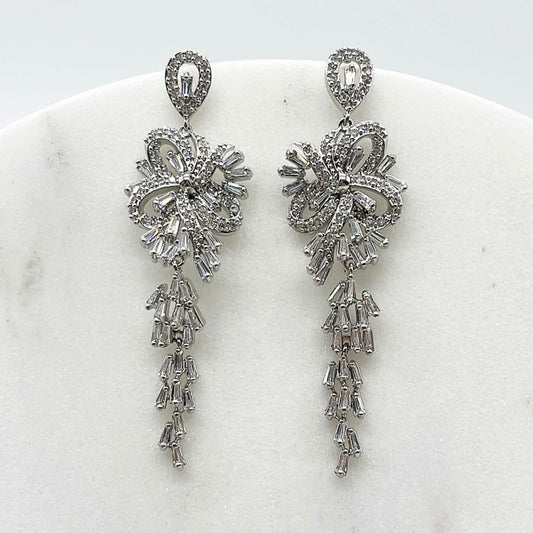 【ピアス・イヤリング】Ella tassel ウェディング ブライダルアクセサリー ピアス / イヤリング [ AM-120 ]【結婚式 ピアス イヤリング】