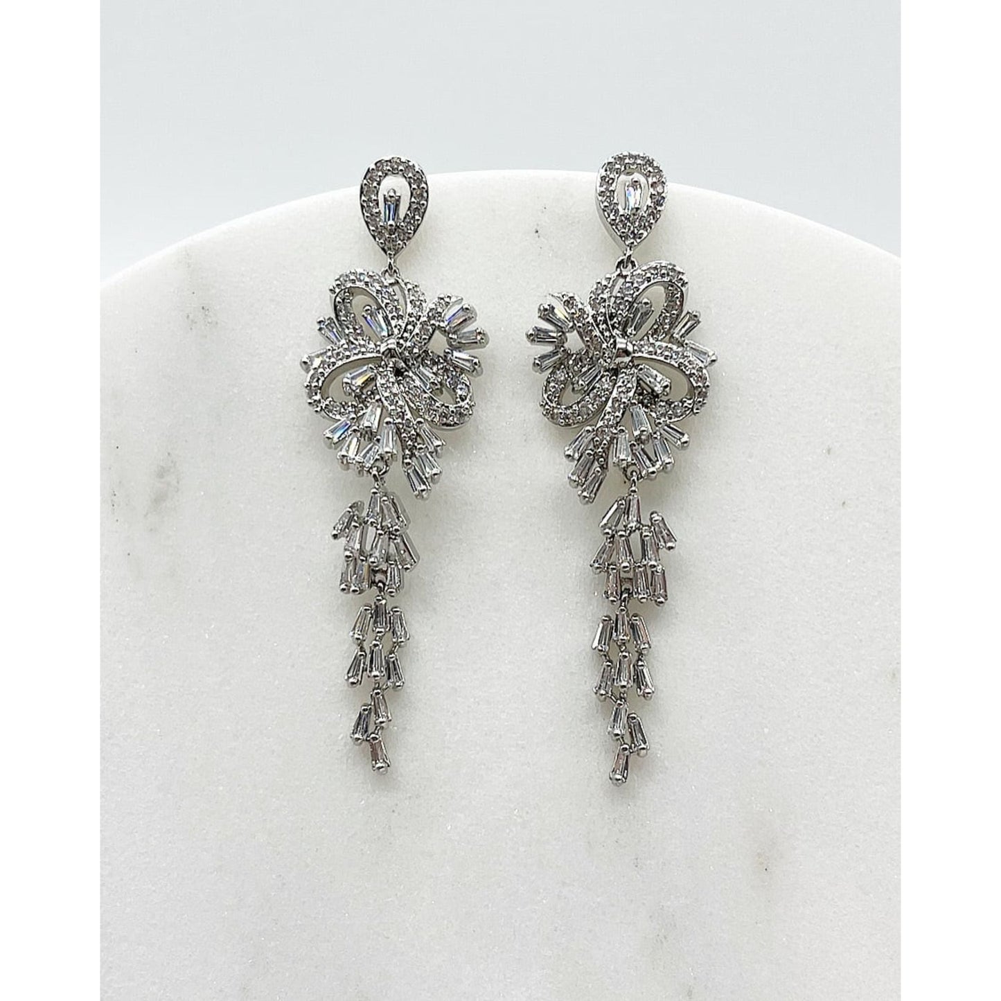 【ピアス・イヤリング】Ella tassel ウェディング ブライダルアクセサリー ピアス / イヤリング [ AM-120 ]【結婚式 ピアス イヤリング】