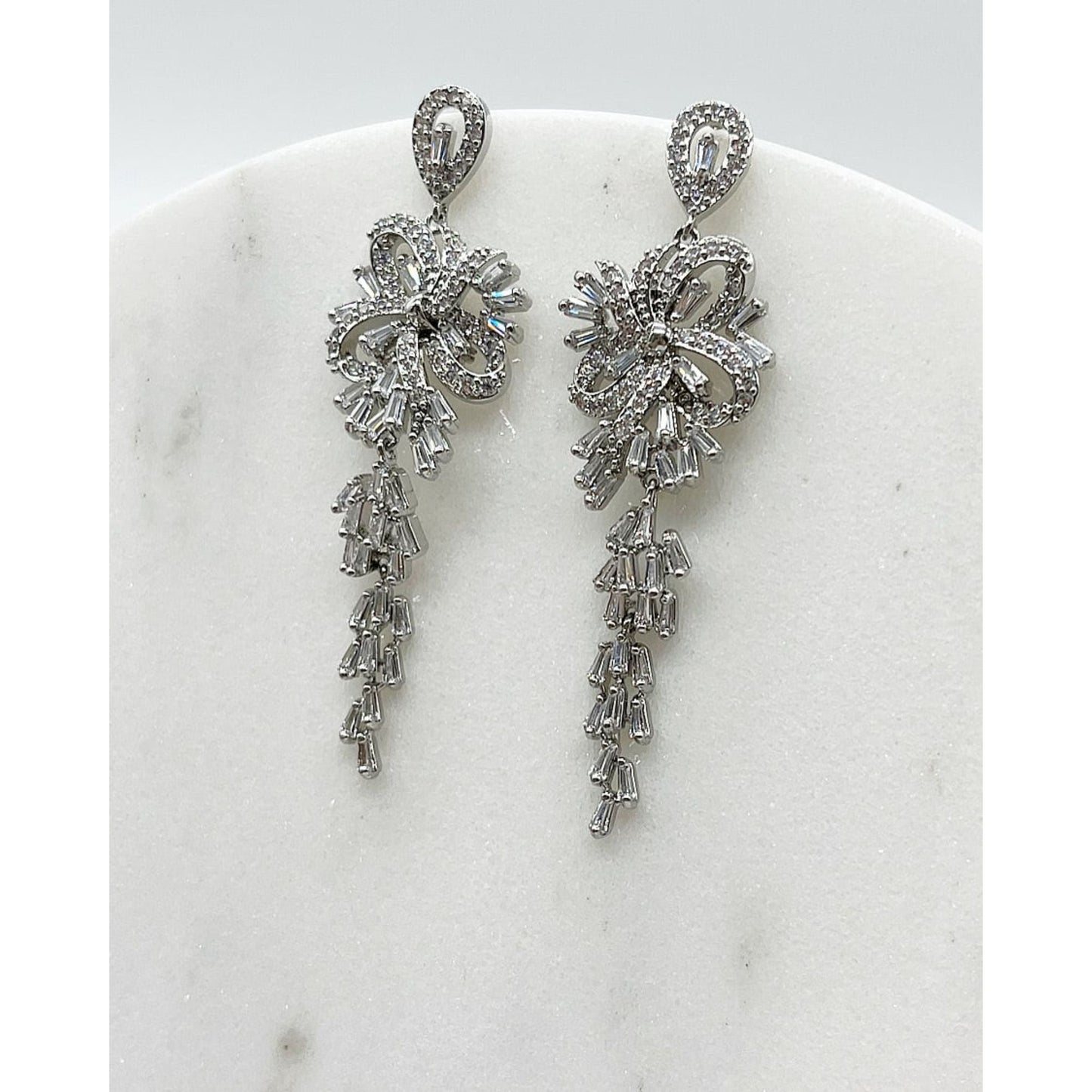 【ピアス・イヤリング】Ella tassel ウェディング ブライダルアクセサリー ピアス / イヤリング [ AM-120 ]【結婚式 ピアス イヤリング】