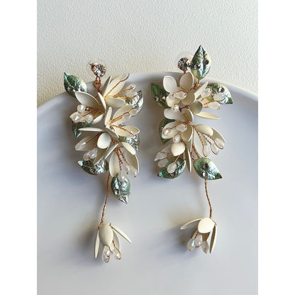 【ピアス・イヤリング】laura flower ウェディングアクセサリー ピアス / イヤリング [ AM-47 ]【結婚式 ピアス イヤリング】