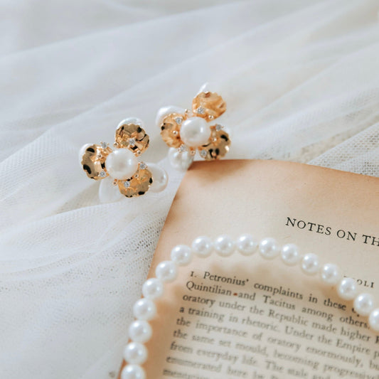 【イヤリング】Madeline flower ウェディングアクセサリー イヤリング [ AM-83 ]【結婚式 ピアス イヤリング】