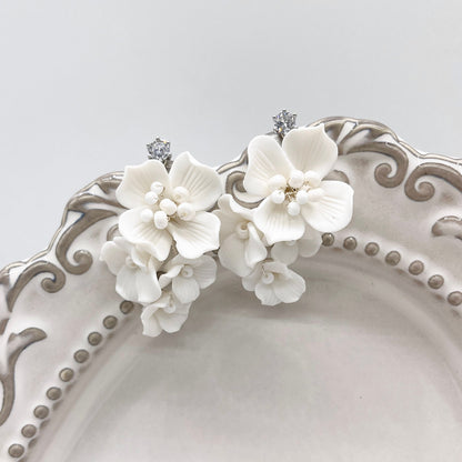 【ピアス・イヤリング】オリーブ ブライダルアクセサリー ウェディング フラワーピアス / イヤリング [ AM-168 ]【結婚式 イヤリング】