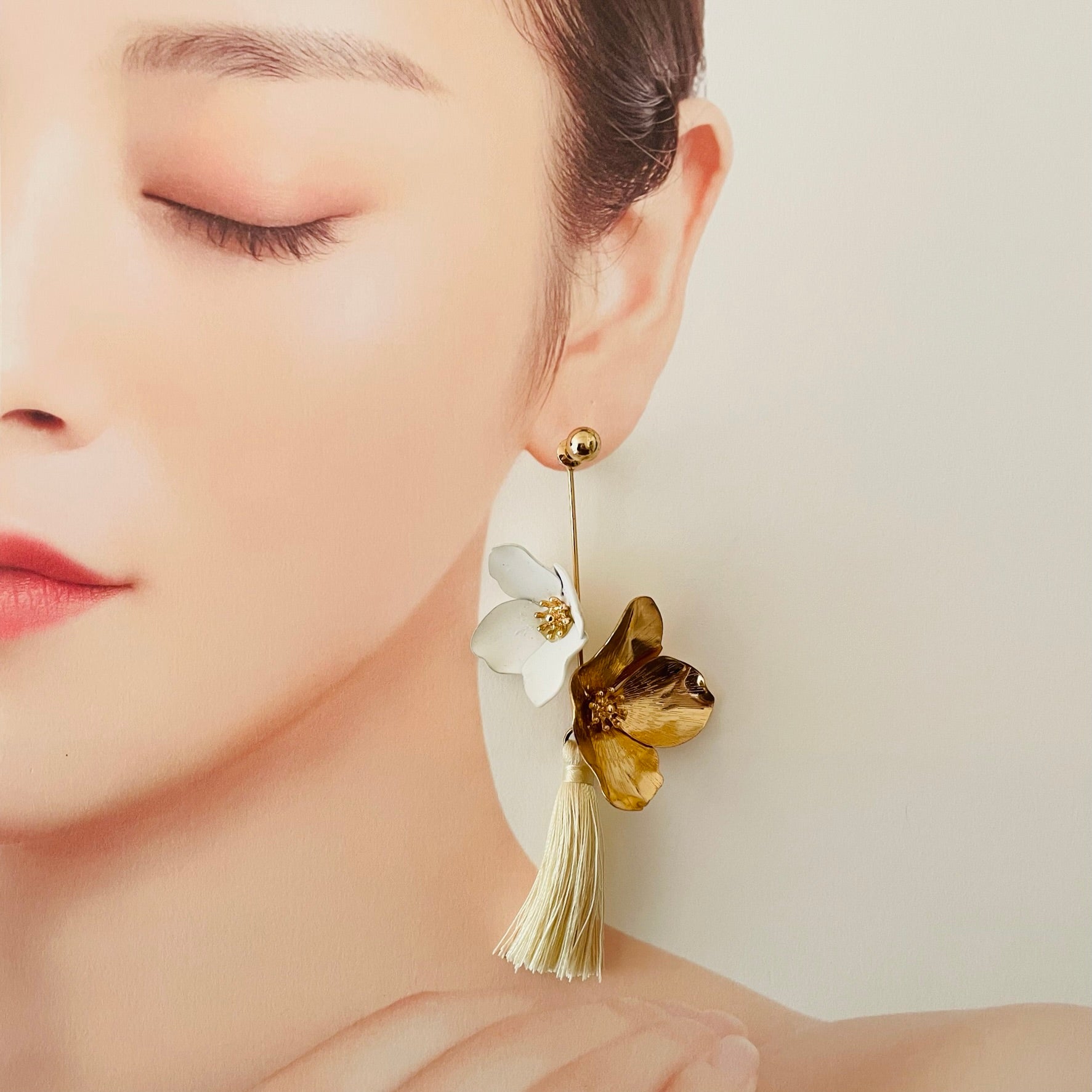 ピアス】【P18】ウェディング 大ぶり タッセルピアス ゴールド – 結婚