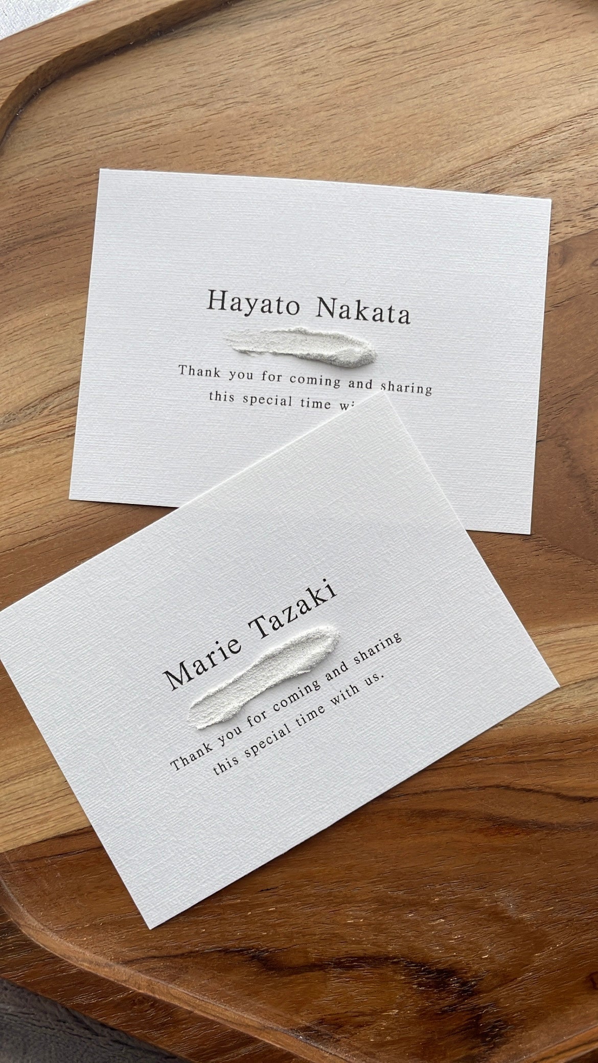 【結婚式 席札】ザラザラのアート席札(平置き)【結婚式 ペーパー 席札】