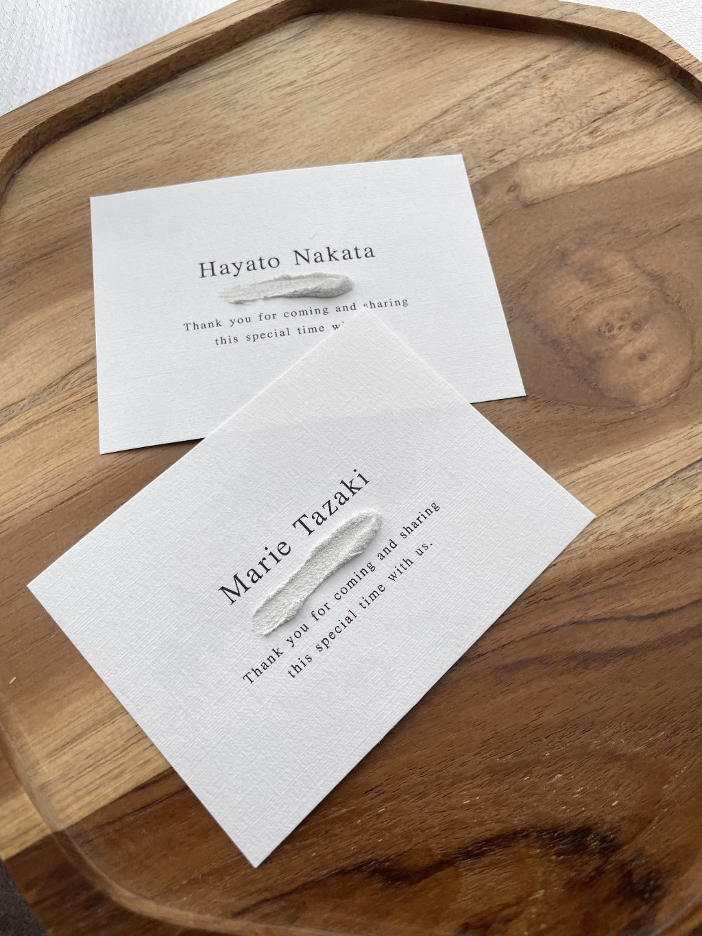 【結婚式 席札】ザラザラのアート席札(平置き)【結婚式 ペーパー 席札】