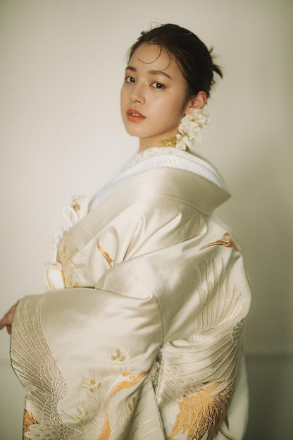 銀地針松に飛翔鶴【結婚式 和装 白無垢 レンタル】