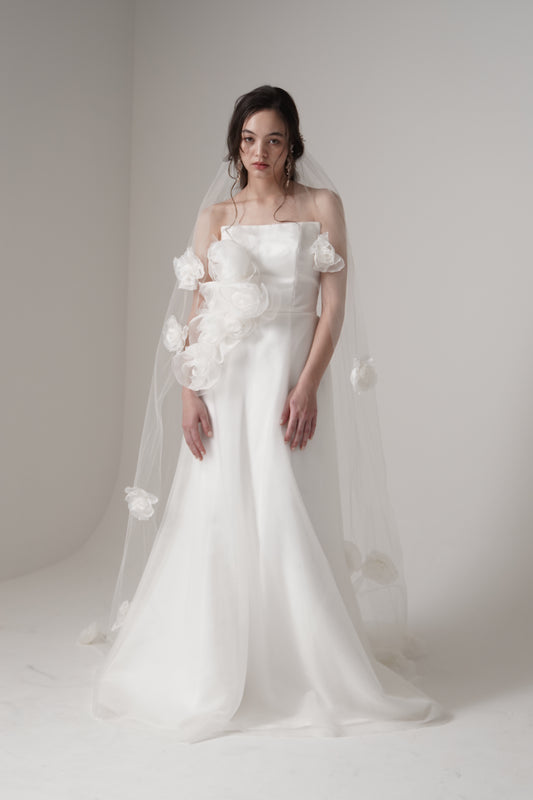ÉCLORA【結婚式 ウェディングドレス レンタル】