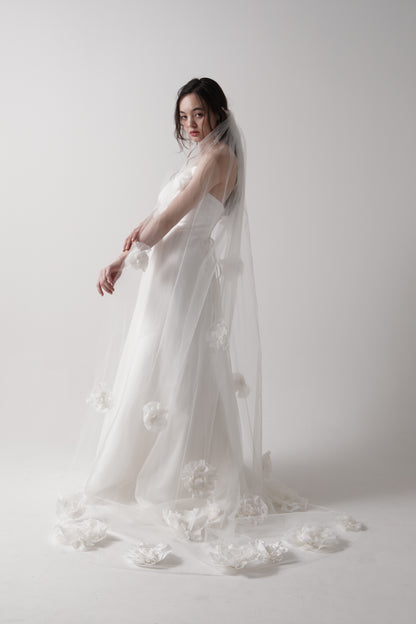 ÉCLORA【結婚式 ウェディングドレス レンタル】