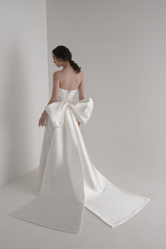 Aube【結婚式 ウェディングドレス レンタル】