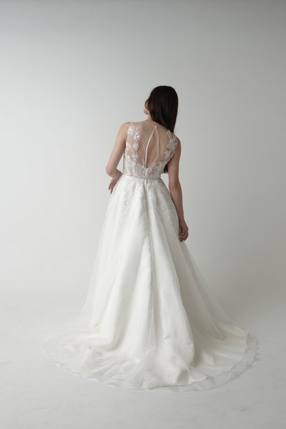 Silva【結婚式 ウェディングドレス レンタル】
