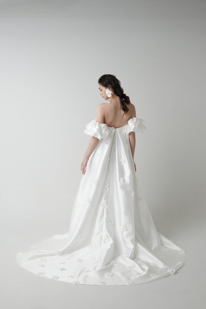Épure【結婚式 ウェディングドレス レンタル】
