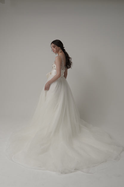 Aurore【結婚式 ウェディングドレス レンタル】