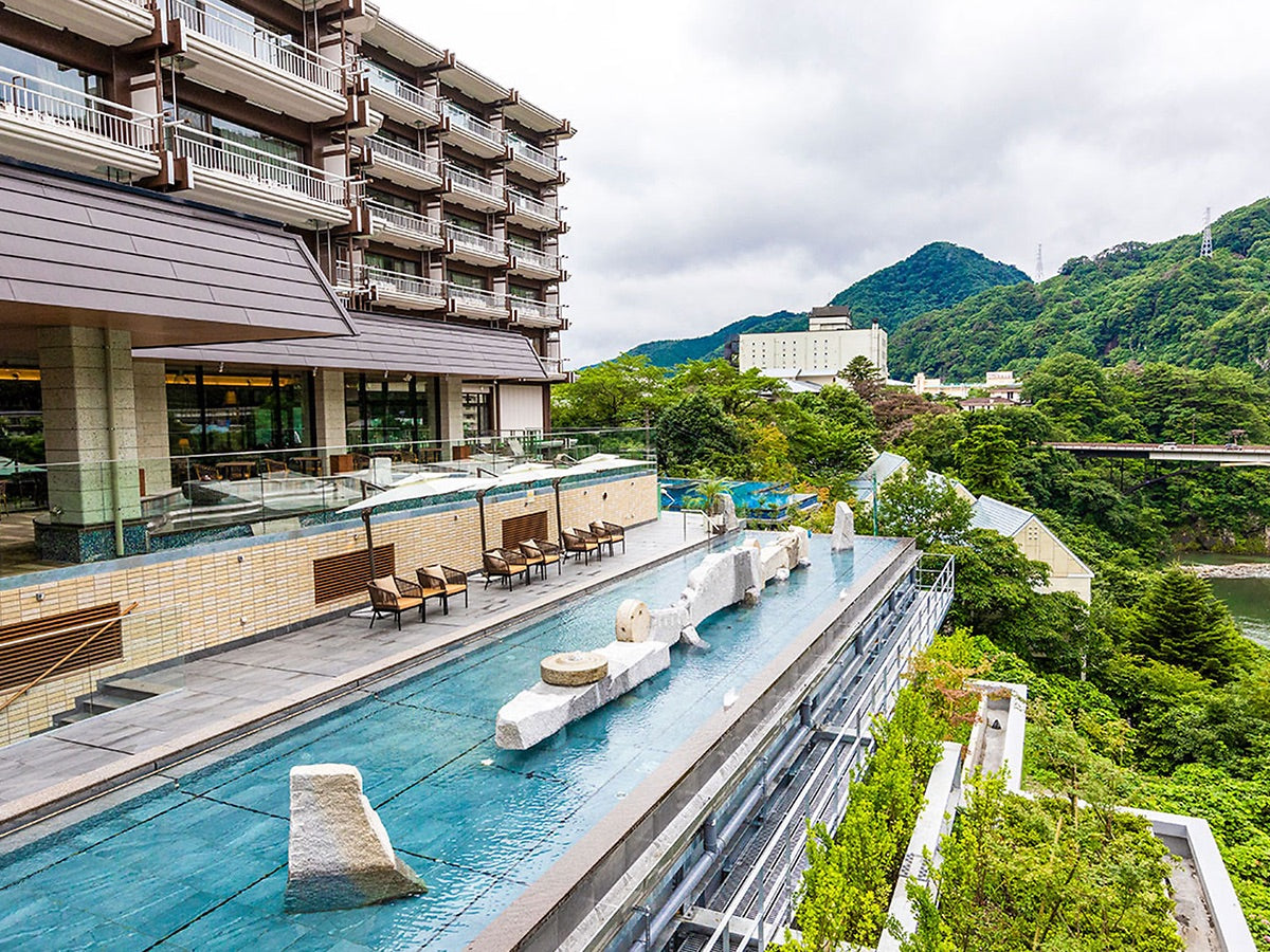 （1泊2日）朝食付きペア宿泊カタログギフト Romantic Stay 【ふたりの休日コレクション】掲載数900施設以上〜