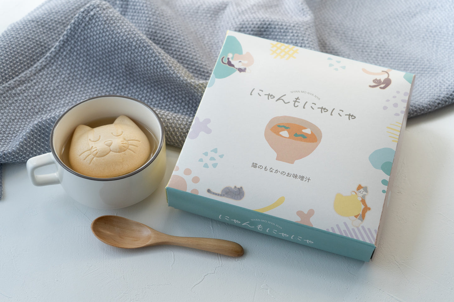 にゃんもにゃにゃ　猫のもなかのお味噌汁