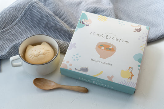 にゃんもにゃにゃ　猫のもなかのお味噌汁