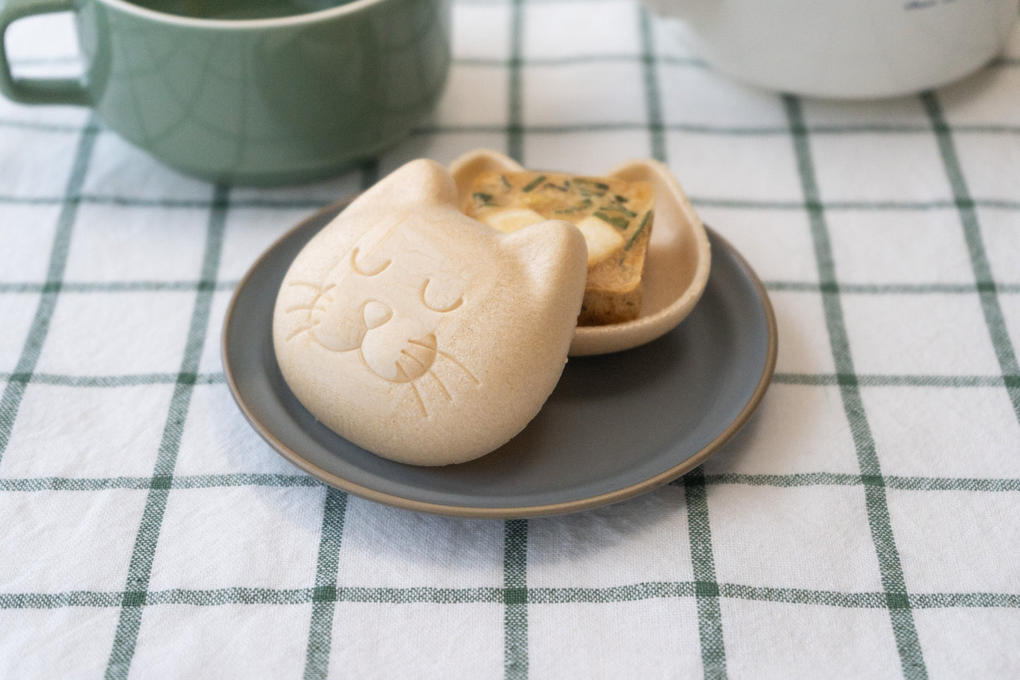 にゃんもにゃにゃ　猫のもなかのお味噌汁