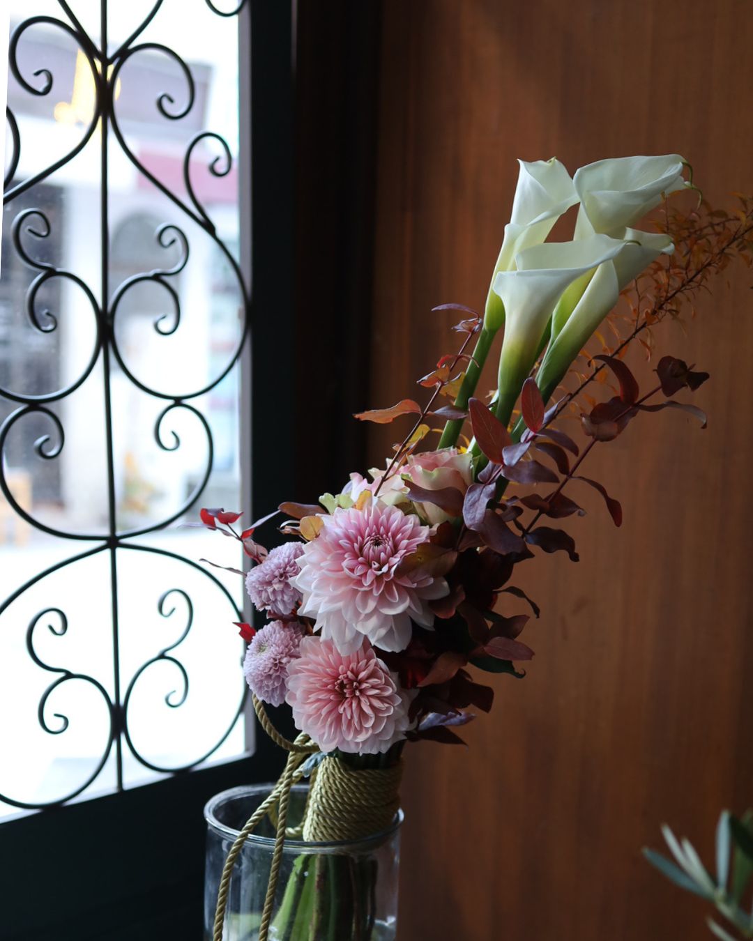 《生花》カラー・バラ・マムのアームブーケ《結婚式 生花 フラワー ブライダル》