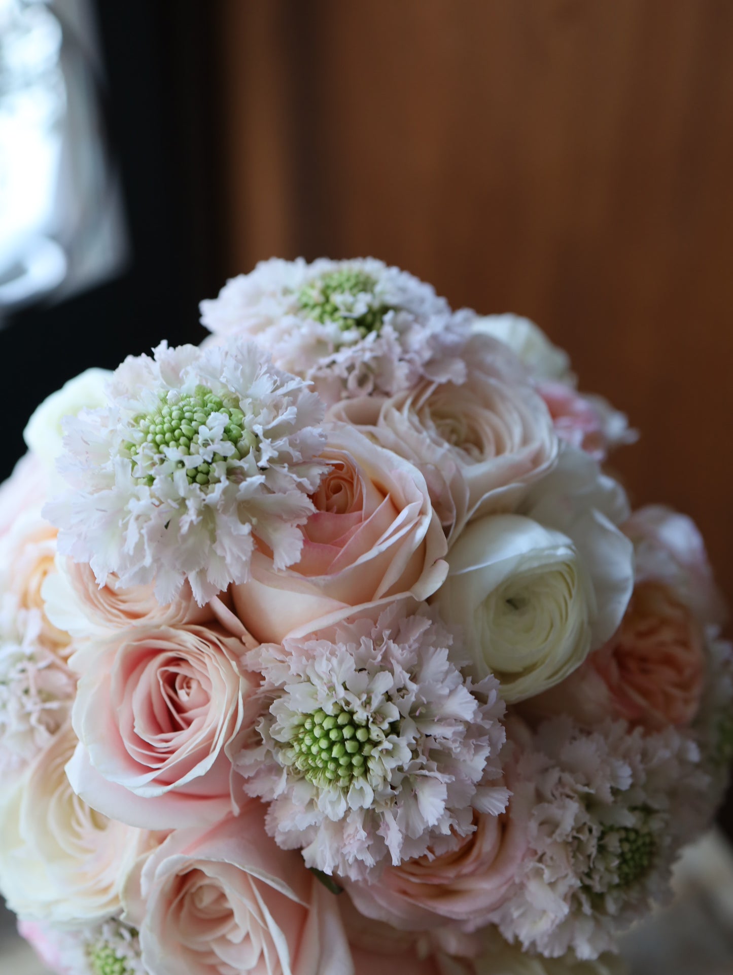 《生花》ピンクバラ・スカビオサ・ラナンキュラスのパステルブーケ《結婚式 生花 フラワー ブライダル》