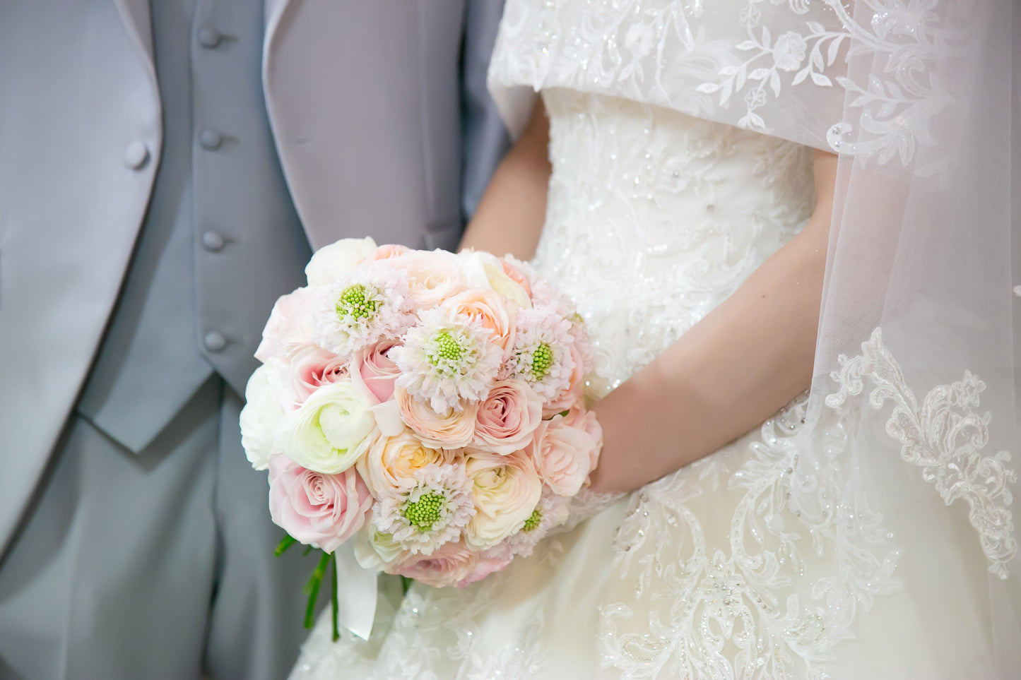 《生花》ピンクバラ・スカビオサ・ラナンキュラスのパステルブーケ《結婚式 生花 フラワー ブライダル》