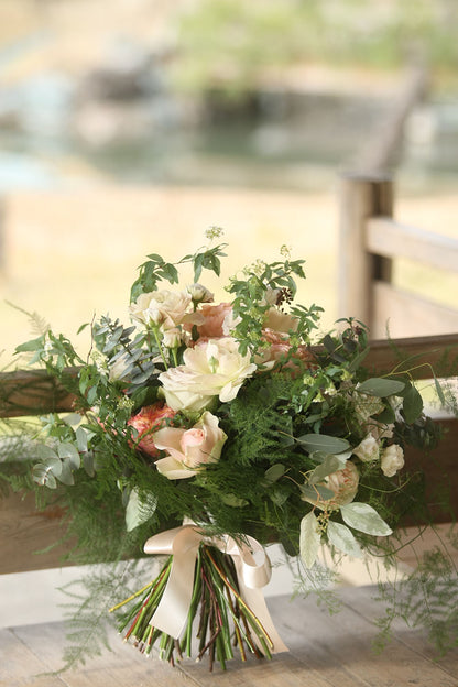 《生花》バラ・コデマリ・ユーカリのブーケ《結婚式 生花 フラワー ブライダル》